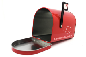 Ein geöffneter Briefkasten, amerikanisches Modell